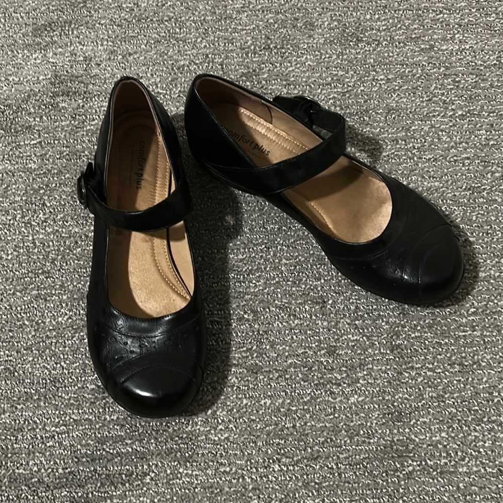 Comfort Plus Black Mary Jane Shoes. Size 9.5.